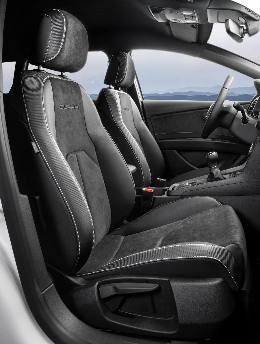 Интерьер Seat Leon ST Cupra 300 2017 года  (WW) (фото 4 из 49)